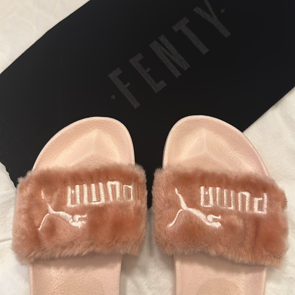 PUMA Fenty Women's Pink Slides 6.5W